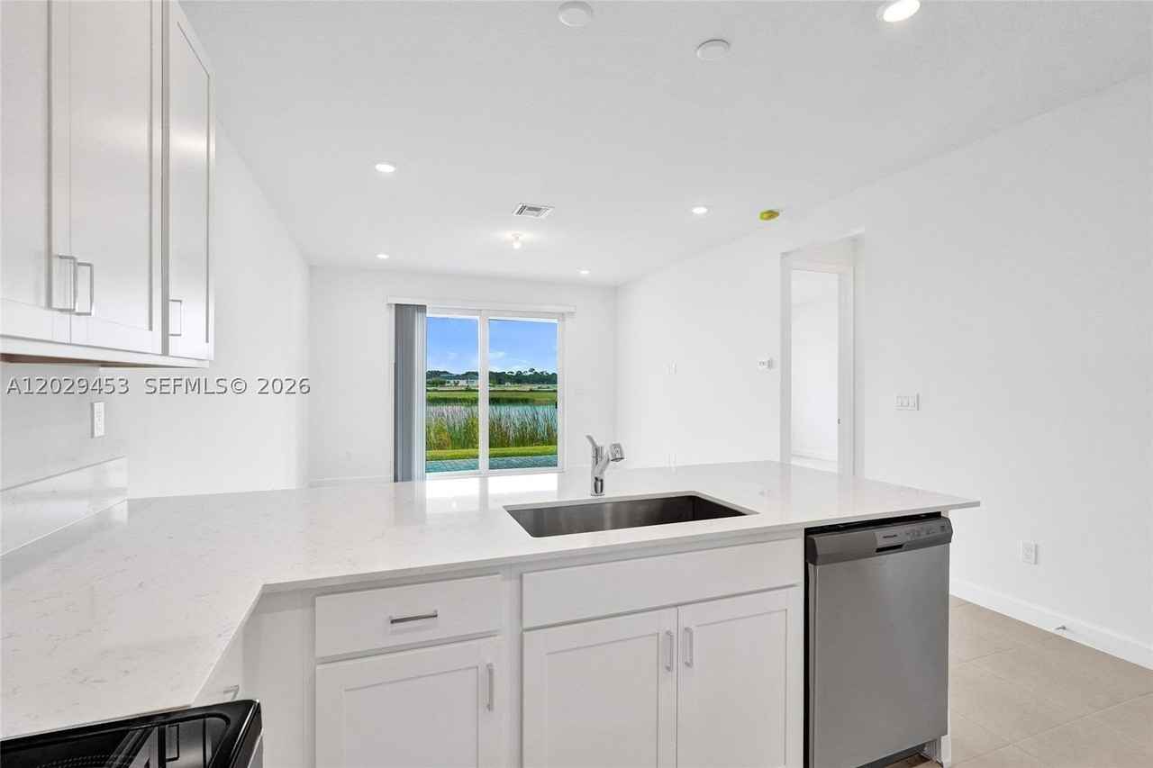 3766 Harborside Ave - Photo 5 of 50
