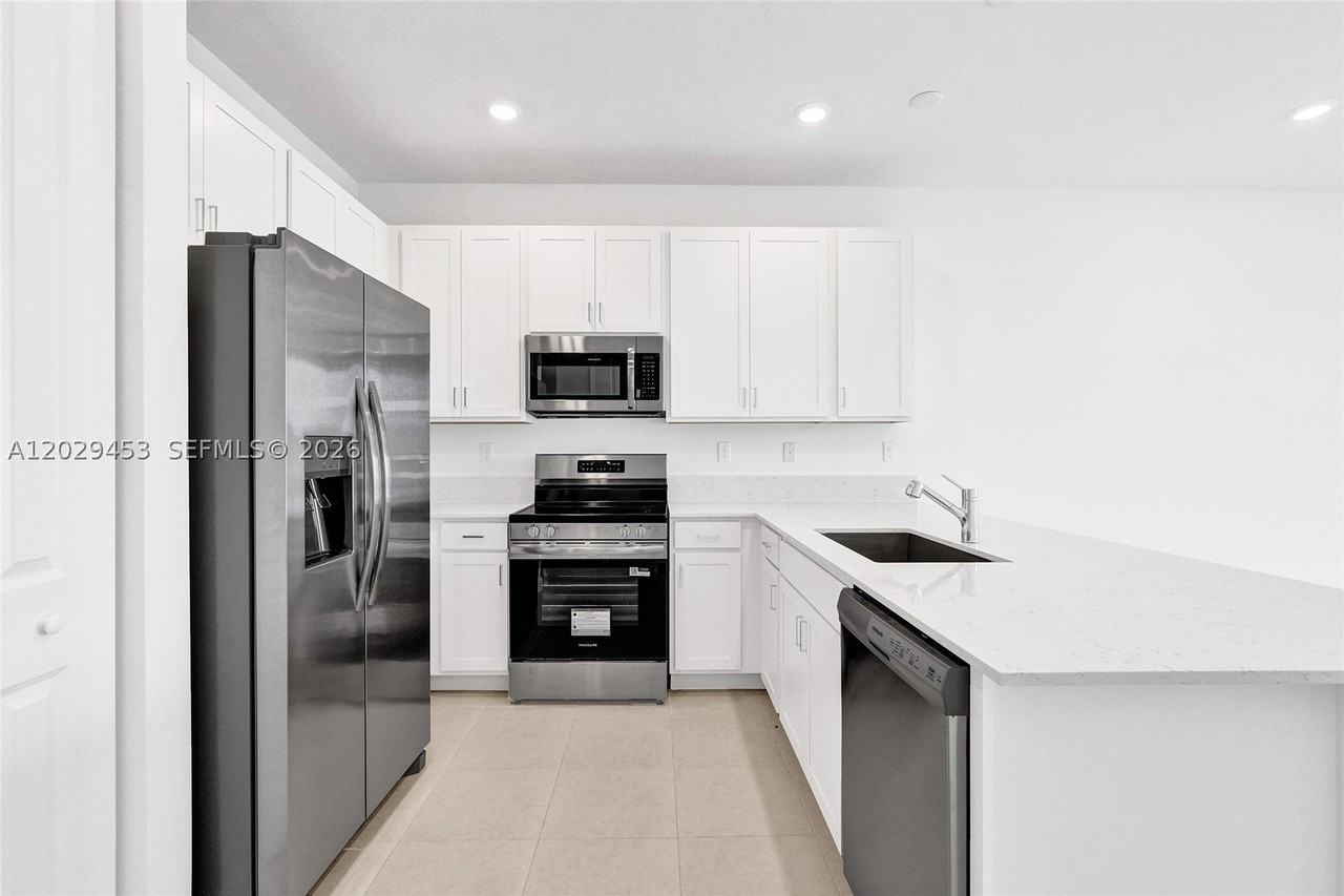 3766 Harborside Ave - Photo 6 of 50