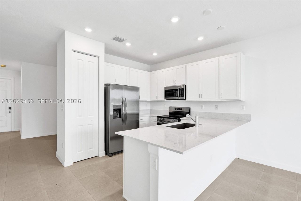 3766 Harborside Ave - Photo 7 of 50