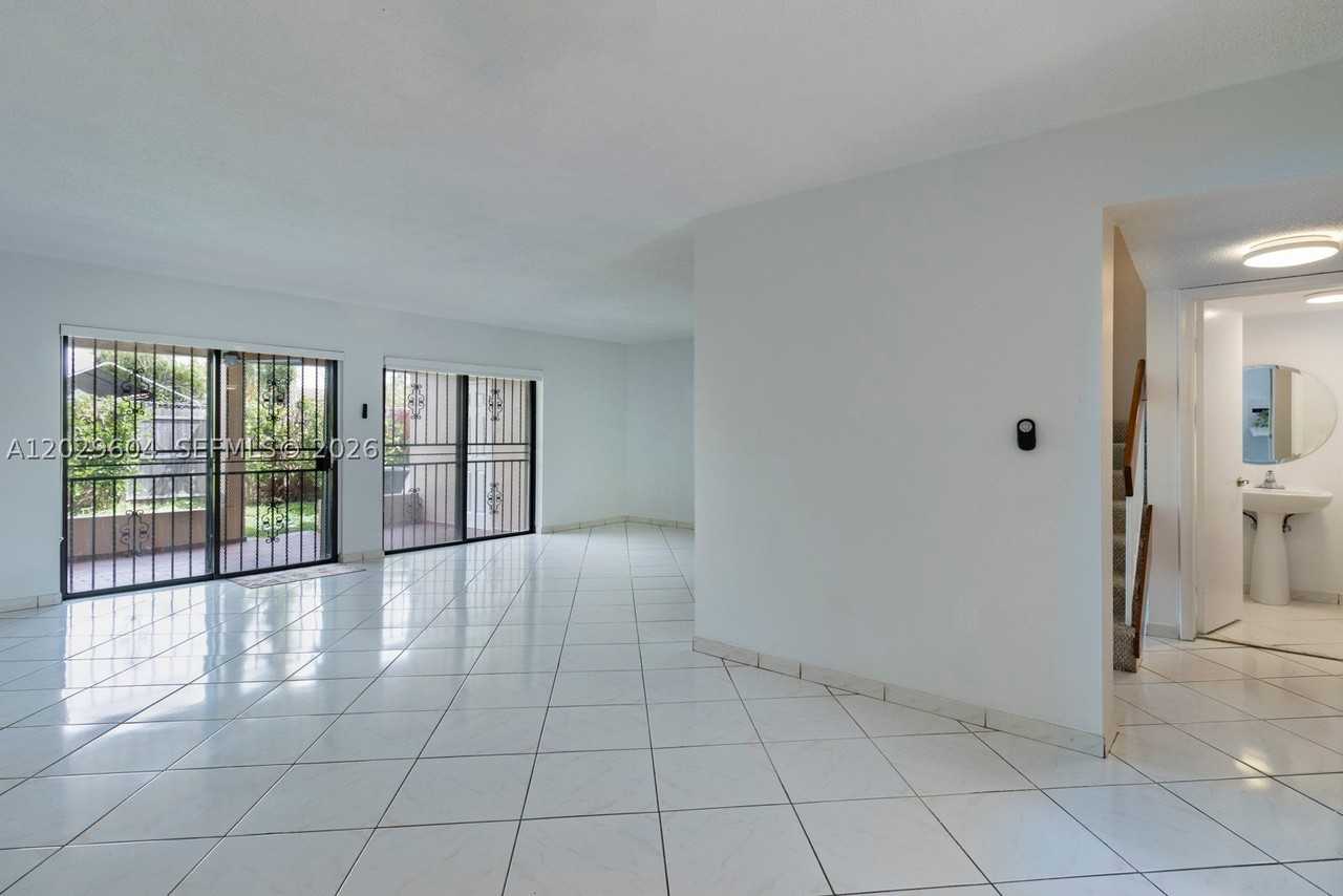 3804 Sw 79th Ave #76 - Photo 4 of 17