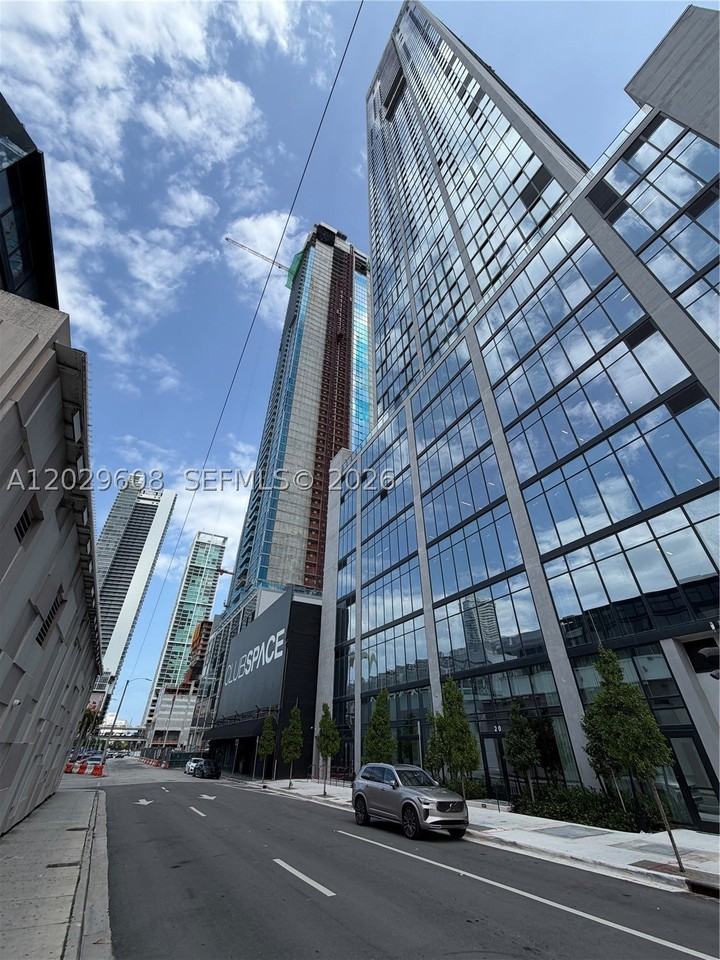 20 Ne 11th St #3306B