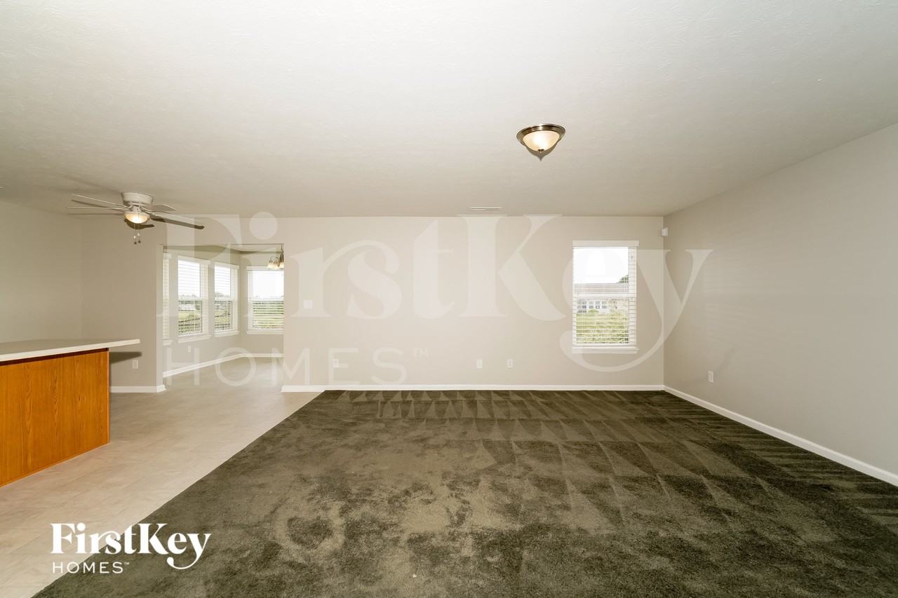 6307 Emerald Springs Dr - Photo 3 of 16
