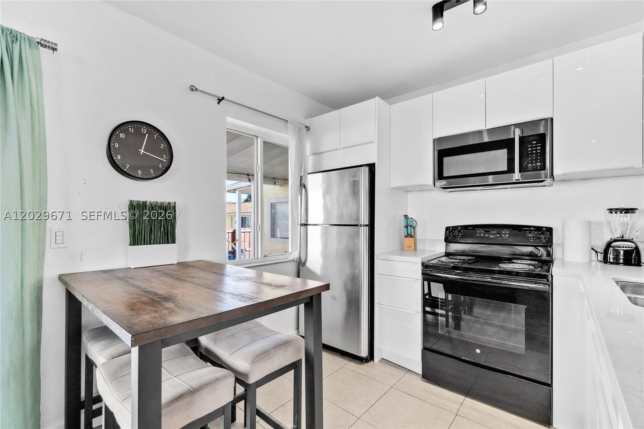 1021 Nw 23rd Ave #1023 - Photo 7 of 19