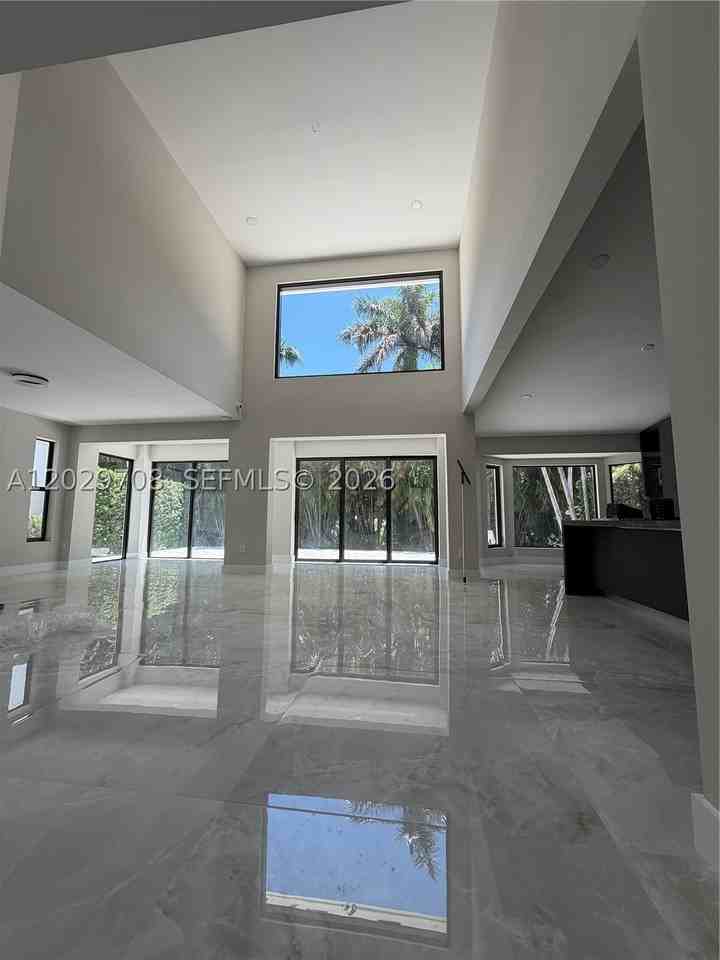 4499 Nw 93rd Doral Ct - Photo 2 of 26