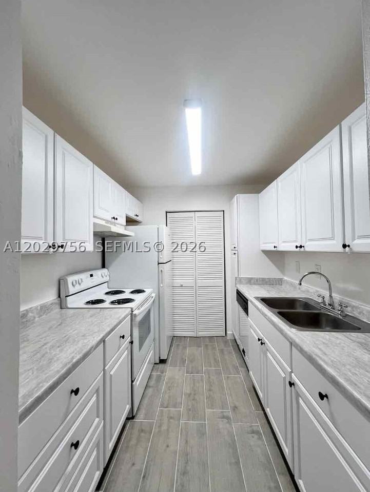 8719 Nw 39th St #8719 - Photo 5 of 11