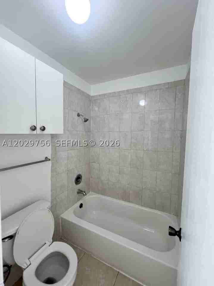8719 Nw 39th St #8719 - Photo 7 of 11