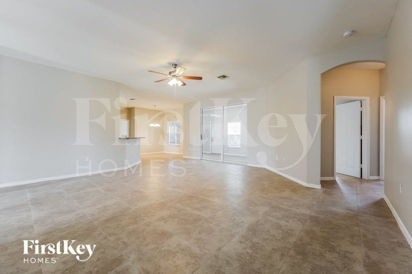 820 Poinsettia Ave - Photo 4 of 15