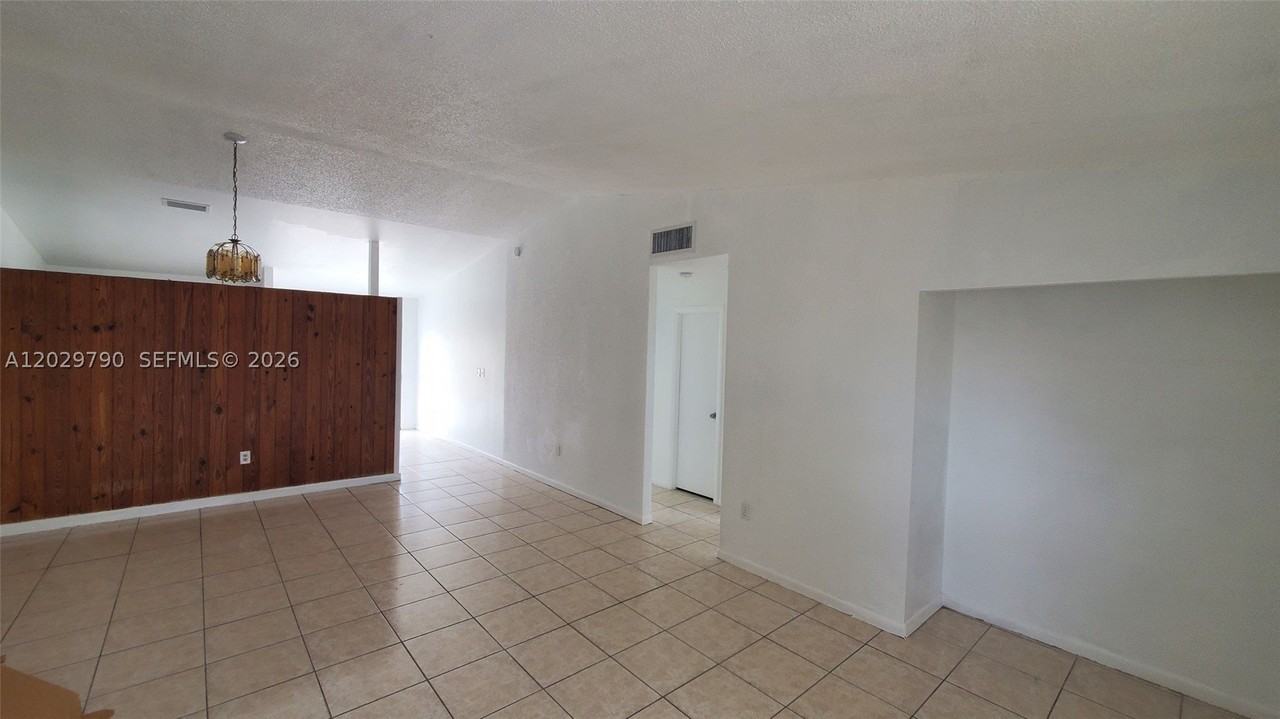 18047 Nw 41st Pl #0 - Photo 2 of 11