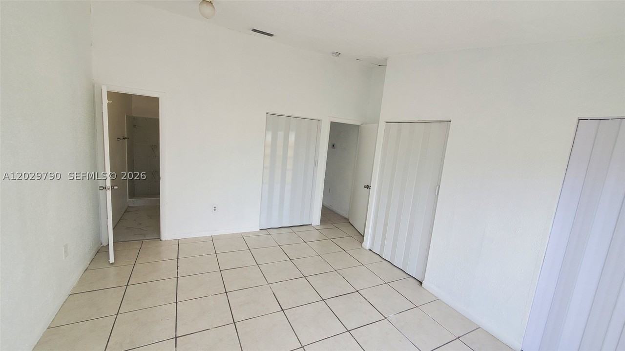 18047 Nw 41st Pl #0 - Photo 4 of 11