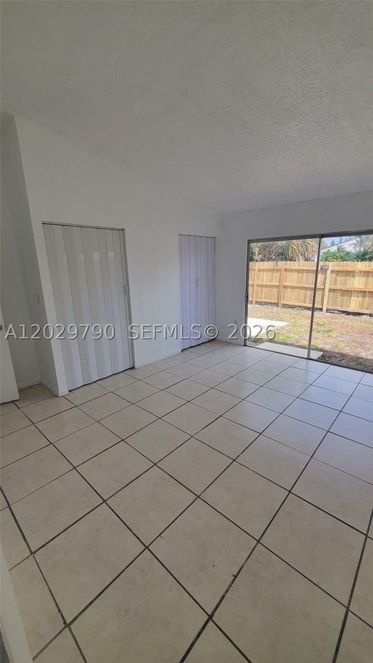 18047 Nw 41st Pl #0 - Photo 7 of 11
