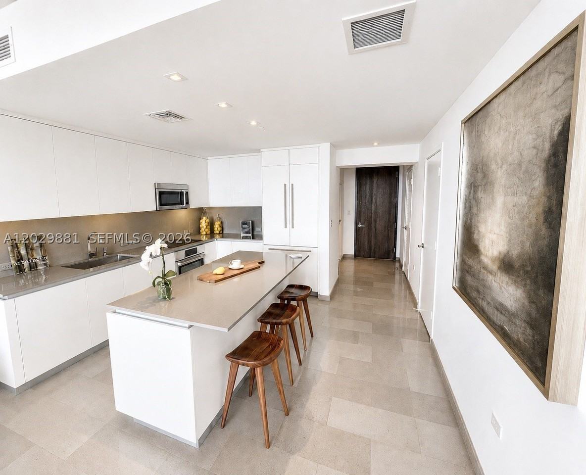 88 Sw 7th St #3506 - Photo 2 of 7