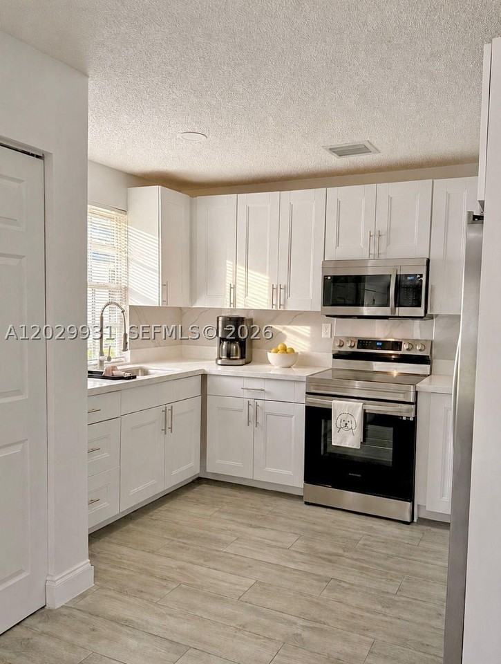 5519 Nw 4th Ave - Photo 2 of 13