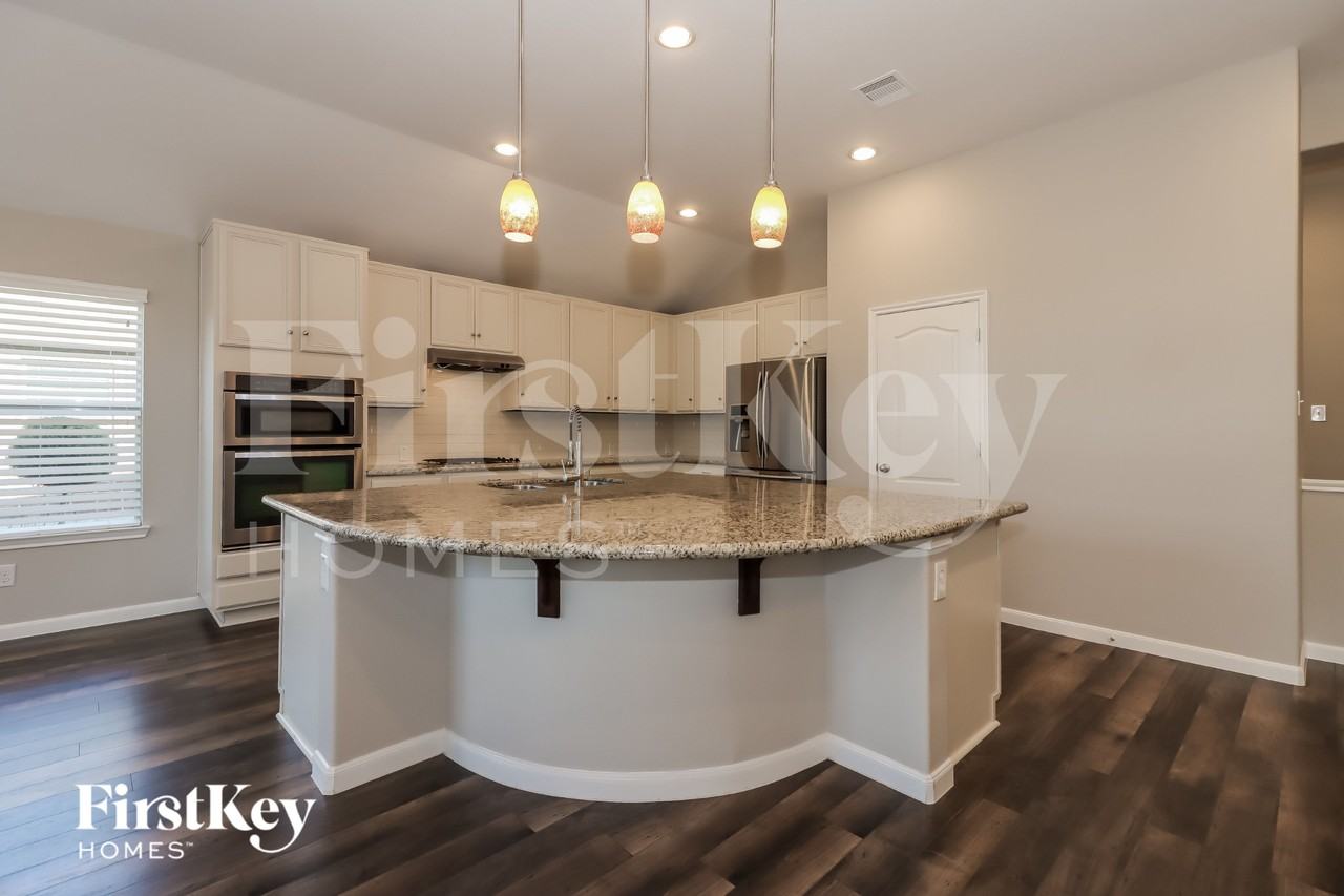 6011 Little Grove Dr - Photo 6 of 15