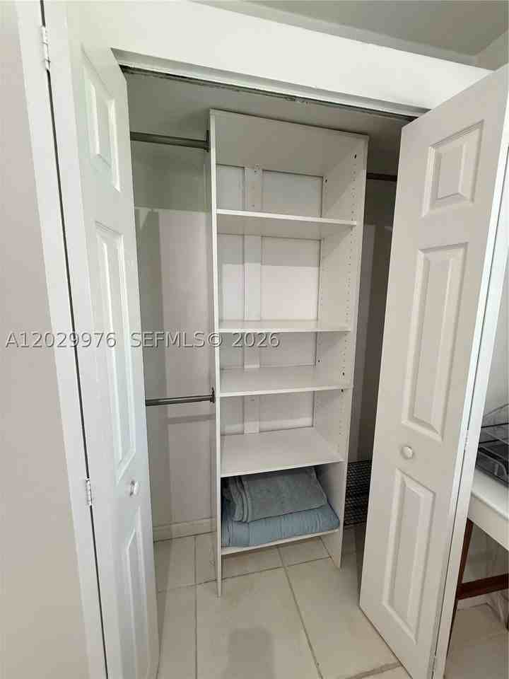 601 Michigan Ave #3 - Photo 5 of 10