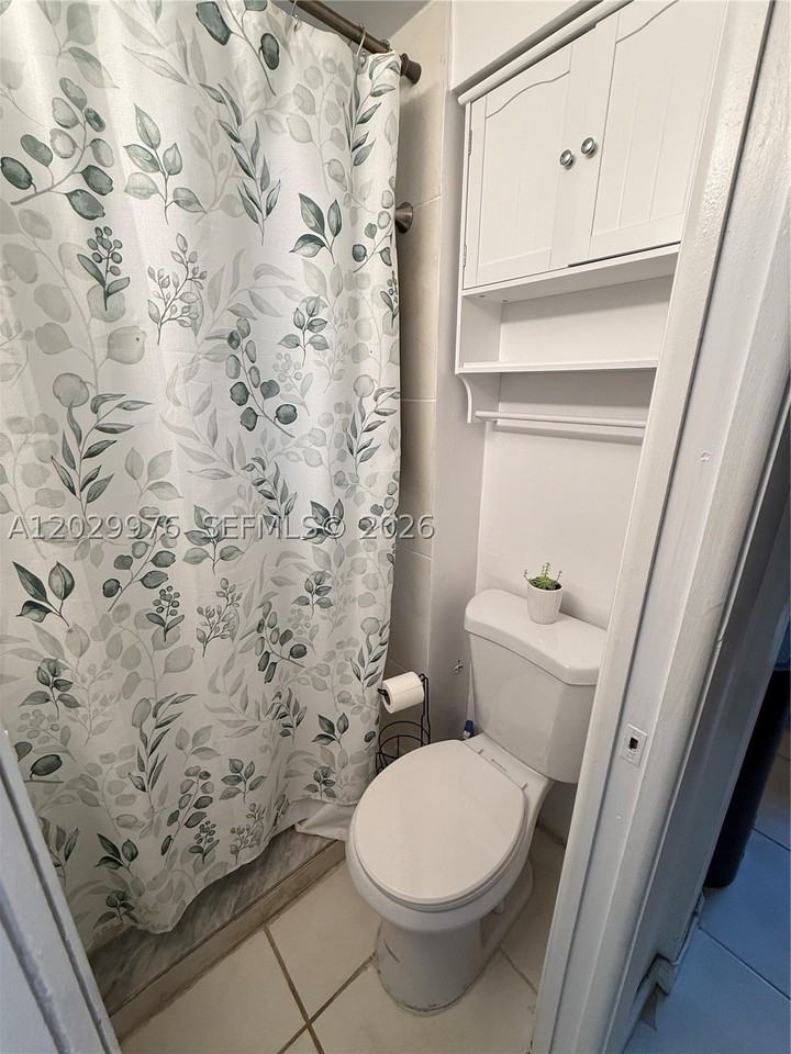 601 Michigan Ave #3 - Photo 7 of 10