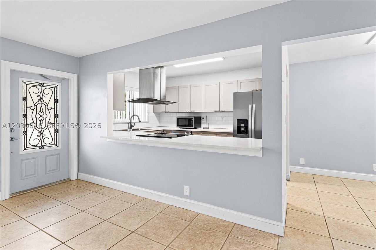 204 Nw 1st St #204 - Photo 6 of 24