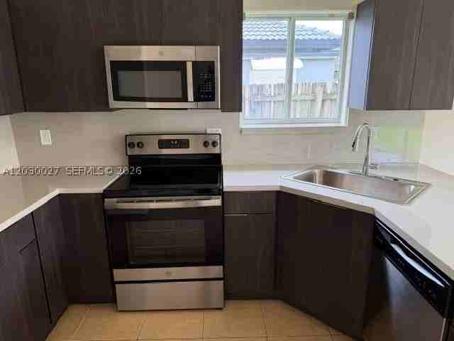 706 Se 14th Ave - Photo 4 of 11