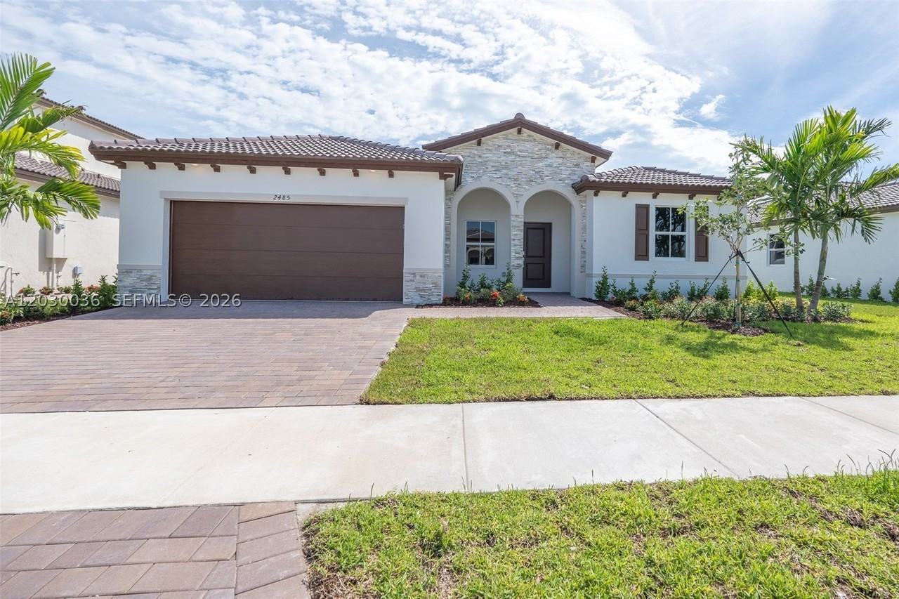 2485 Se 29th Dr - Photo 4 of 49