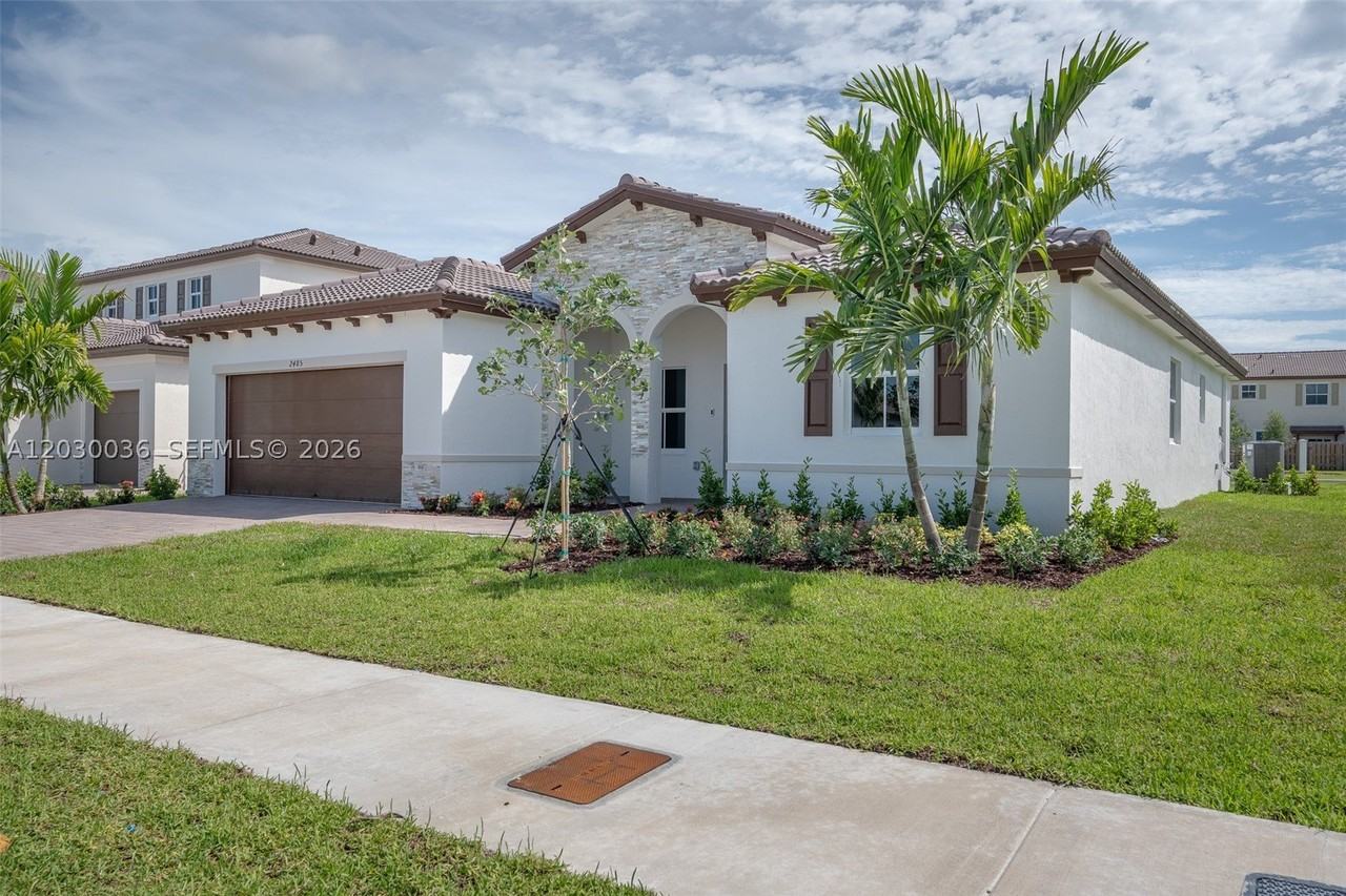 2485 Se 29th Dr - Photo 3 of 49