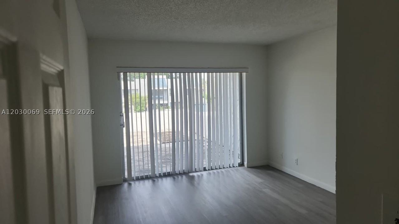 1817 Nw 58th Ave #22 - Photo 3 of 13