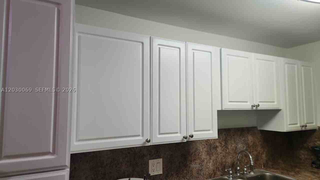 1817 Nw 58th Ave #22 - Photo 4 of 13
