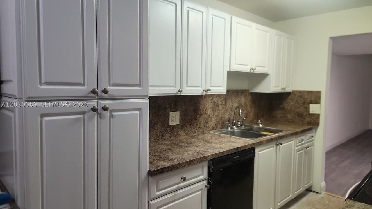 1817 Nw 58th Ave #22 - Photo 5 of 13