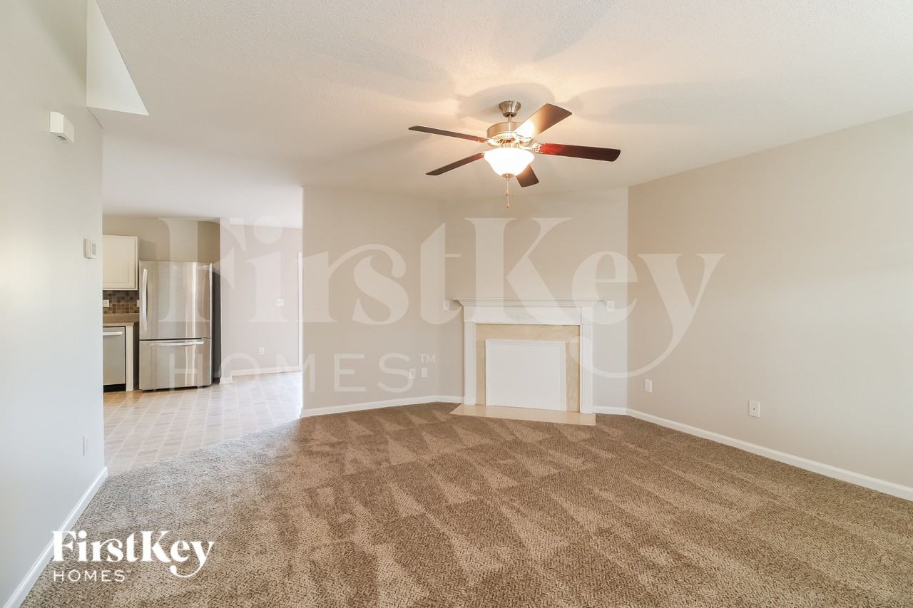 109 Sydney Ct - Photo 4 of 16