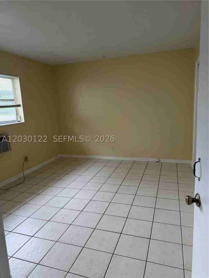 7811 Johnson St #3E - Photo 4 of 6