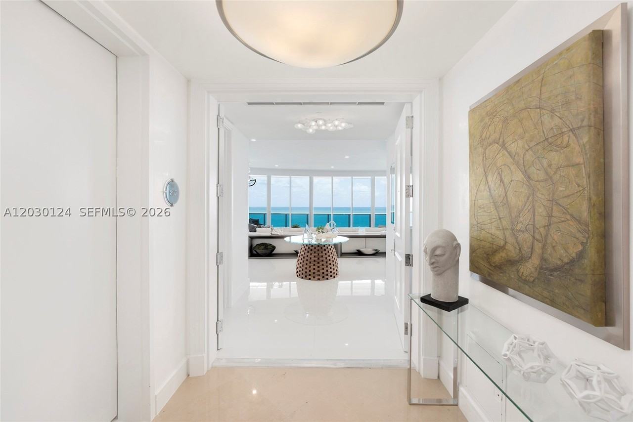 5959 Collins Ave #807 - Photo 4 of 50
