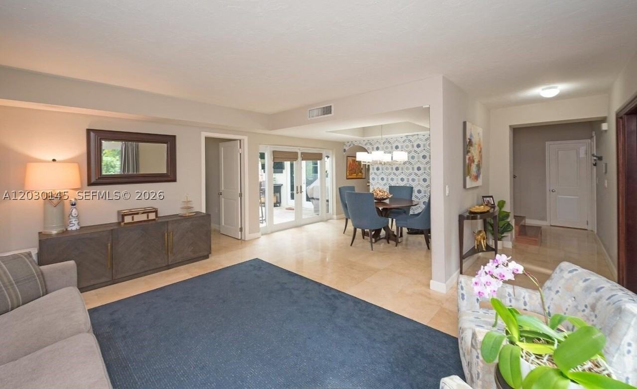 423 Alhambra Cir - Photo 2 of 40