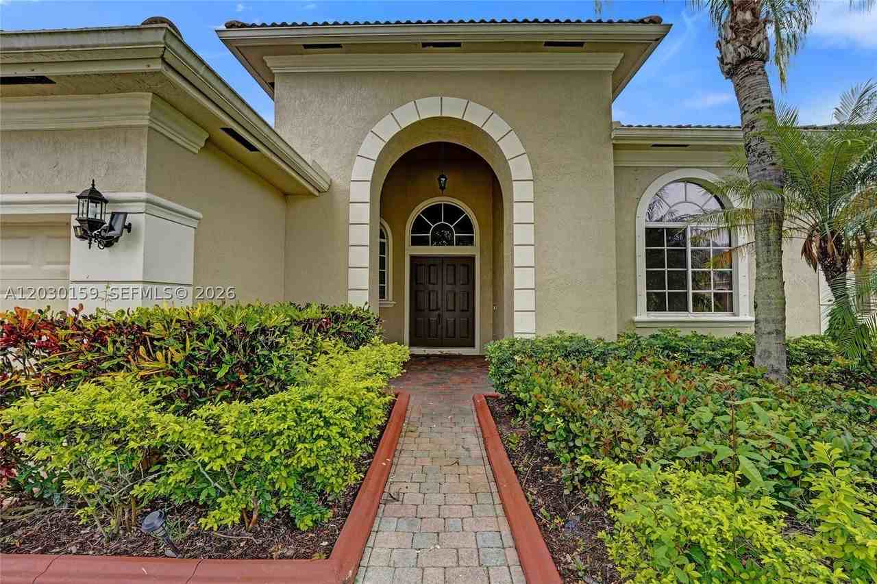 6334 Sw 192nd Ave #6334 - Photo 3 of 50
