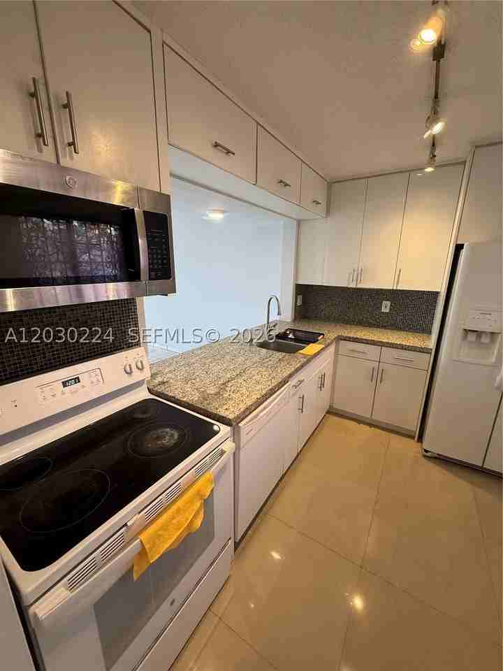 8625 Nw 8th St #420 - Photo 4 of 34