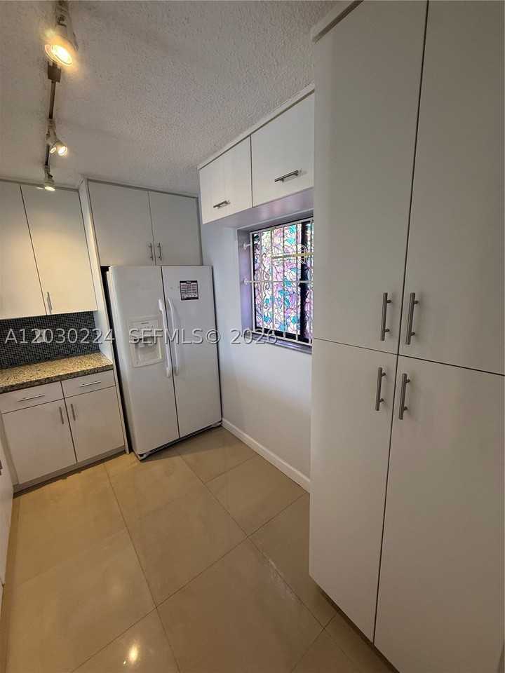 8625 Nw 8th St #420 - Photo 5 of 34
