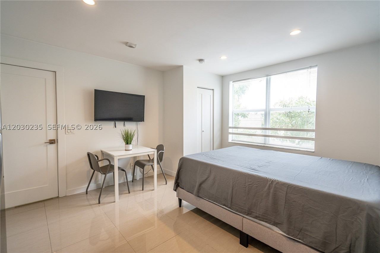 924 Marseille Dr #26 - Photo 2 of 5
