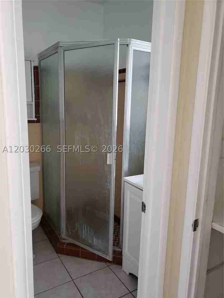 1821 Sw 7th St #7 - Photo 4 of 15