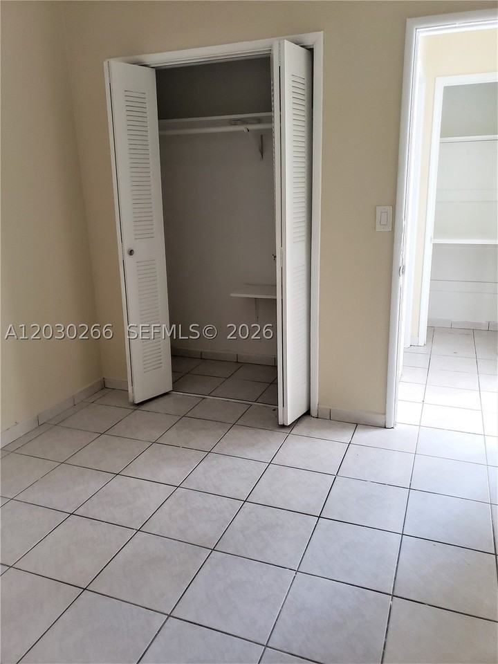 1821 Sw 7th St #7 - Photo 5 of 15