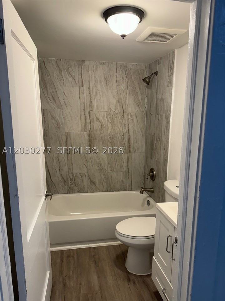 1552 Sw 2nd St #3 - Photo 4 of 6