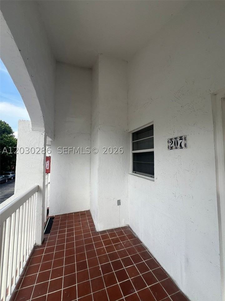 15315 Sw 76th Ter #207 - Photo 2 of 11