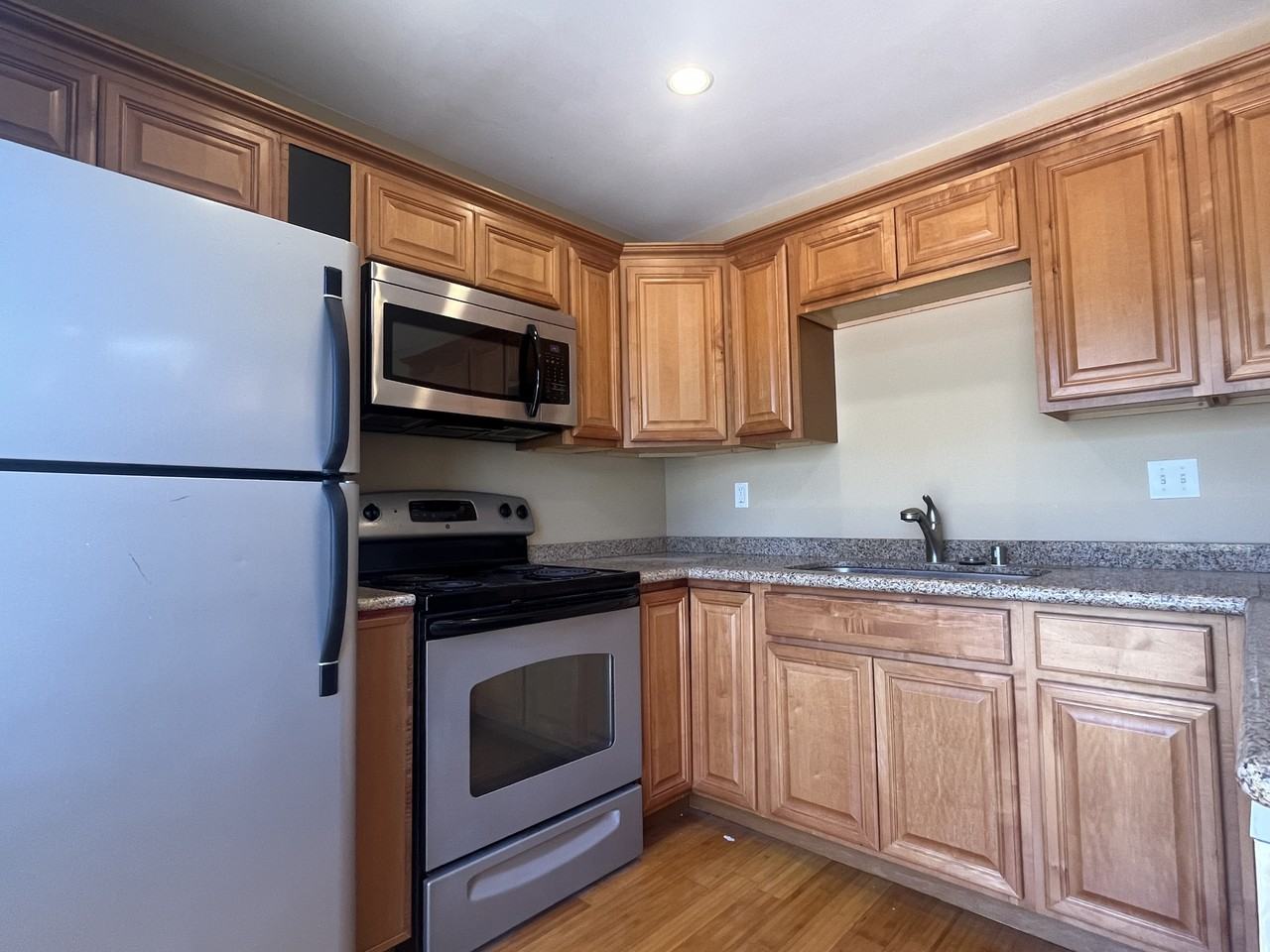 4525 Oregon St #5 - Photo 4 of 18