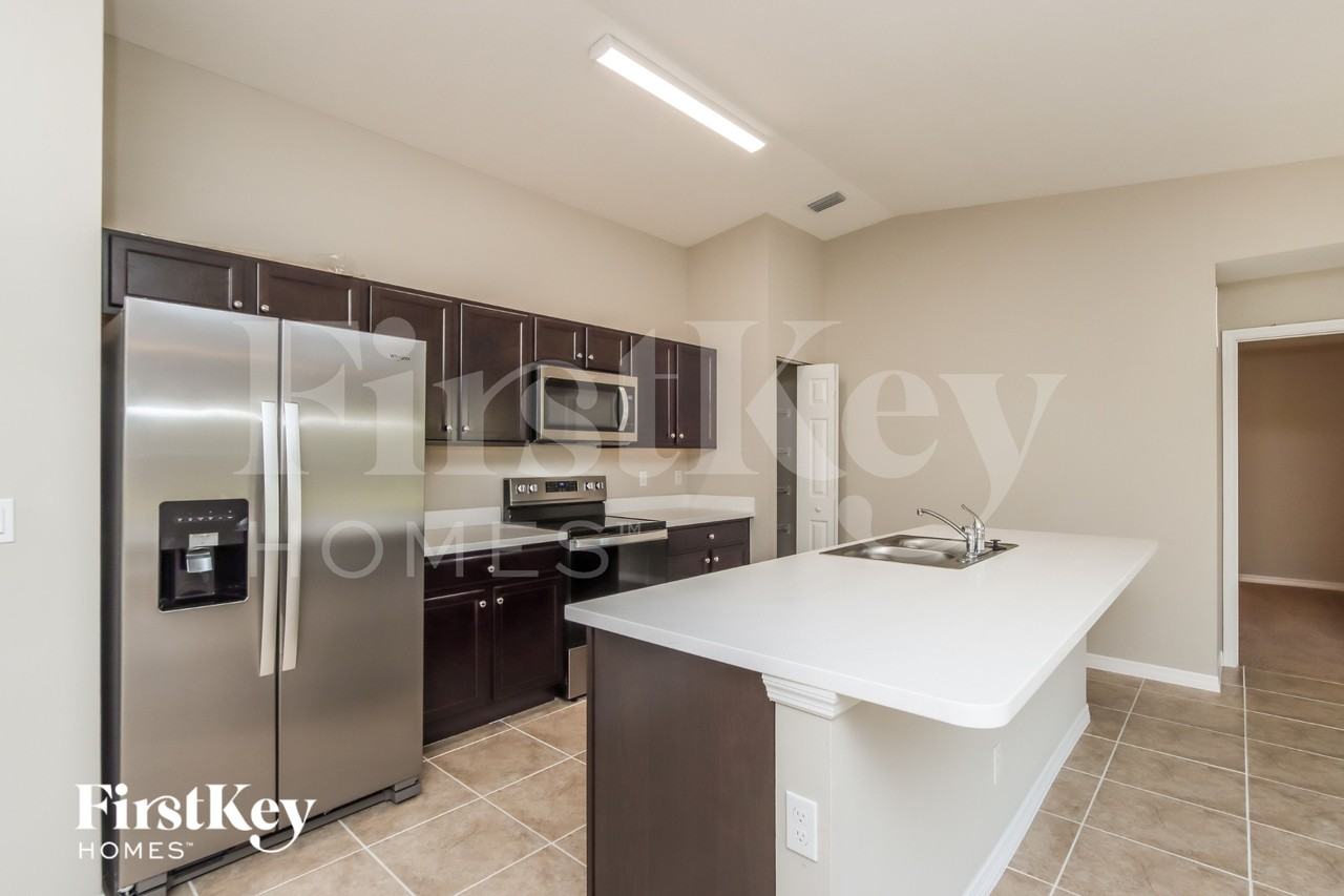 1161 Pluto St Se - Photo 5 of 15