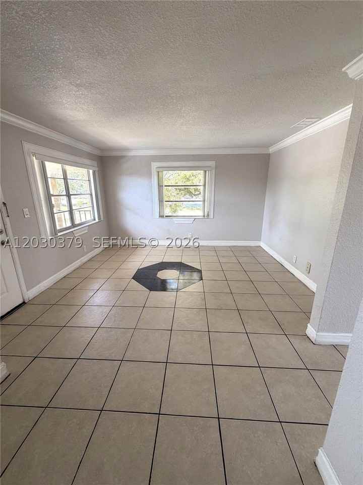 412 Lakeside Dr #223 - Photo 4 of 20