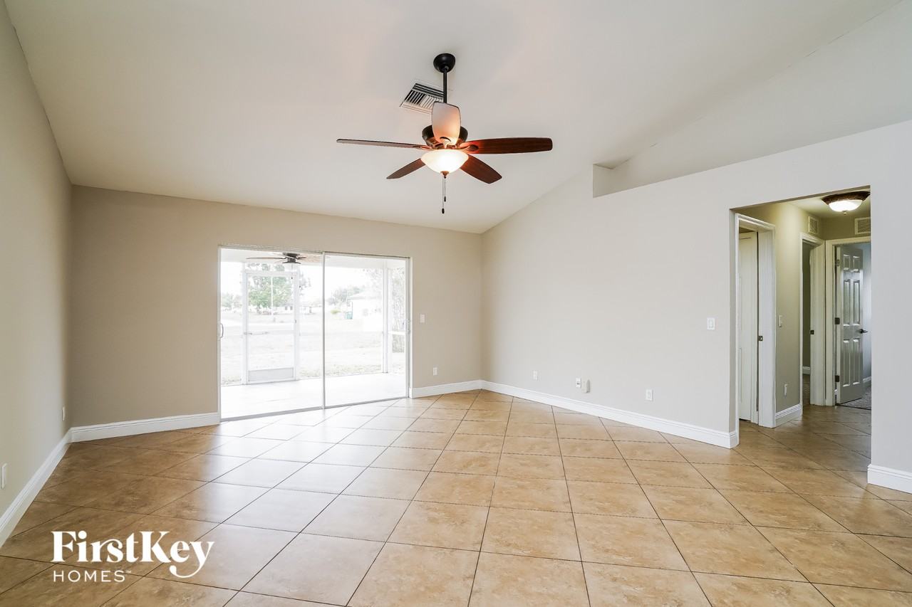 3012 Ne 5th Ave - Photo 2 of 15
