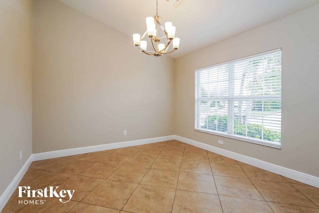 3012 Ne 5th Ave - Photo 4 of 15