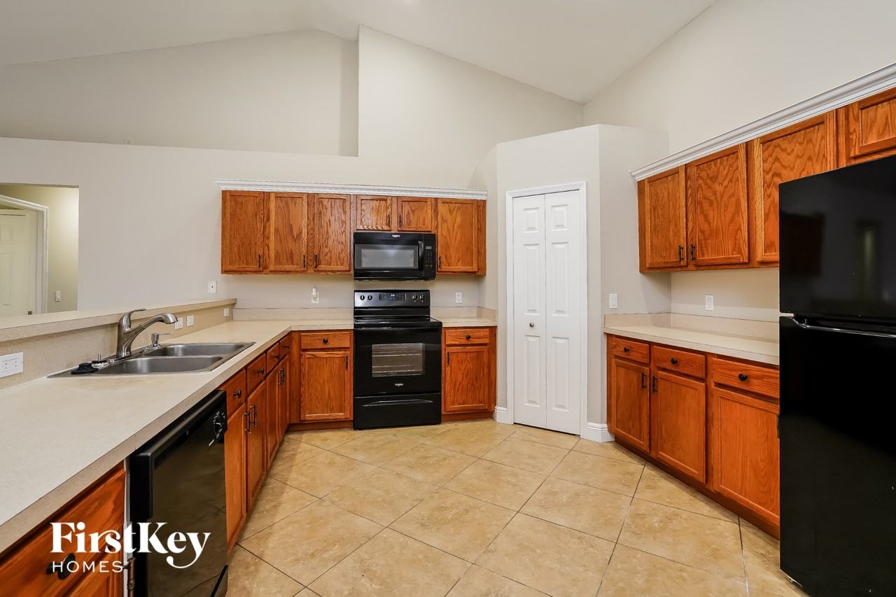 3012 Ne 5th Ave - Photo 5 of 15