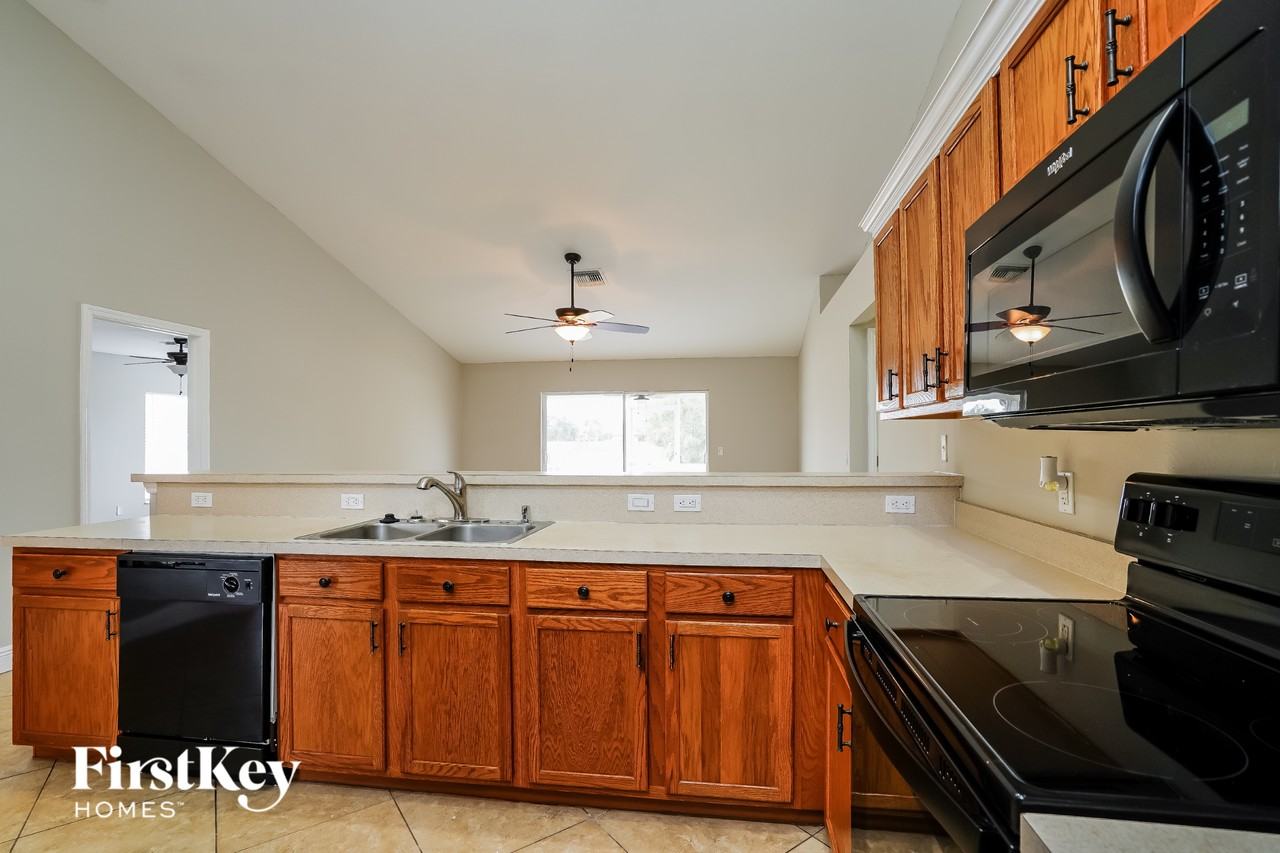 3012 Ne 5th Ave - Photo 6 of 15