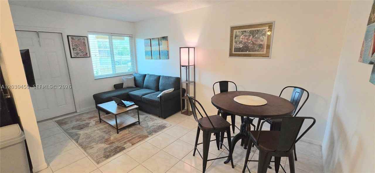 2145 Pierce St #305 - Photo 6 of 8