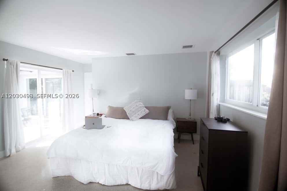 4116 Taft St - Photo 6 of 12