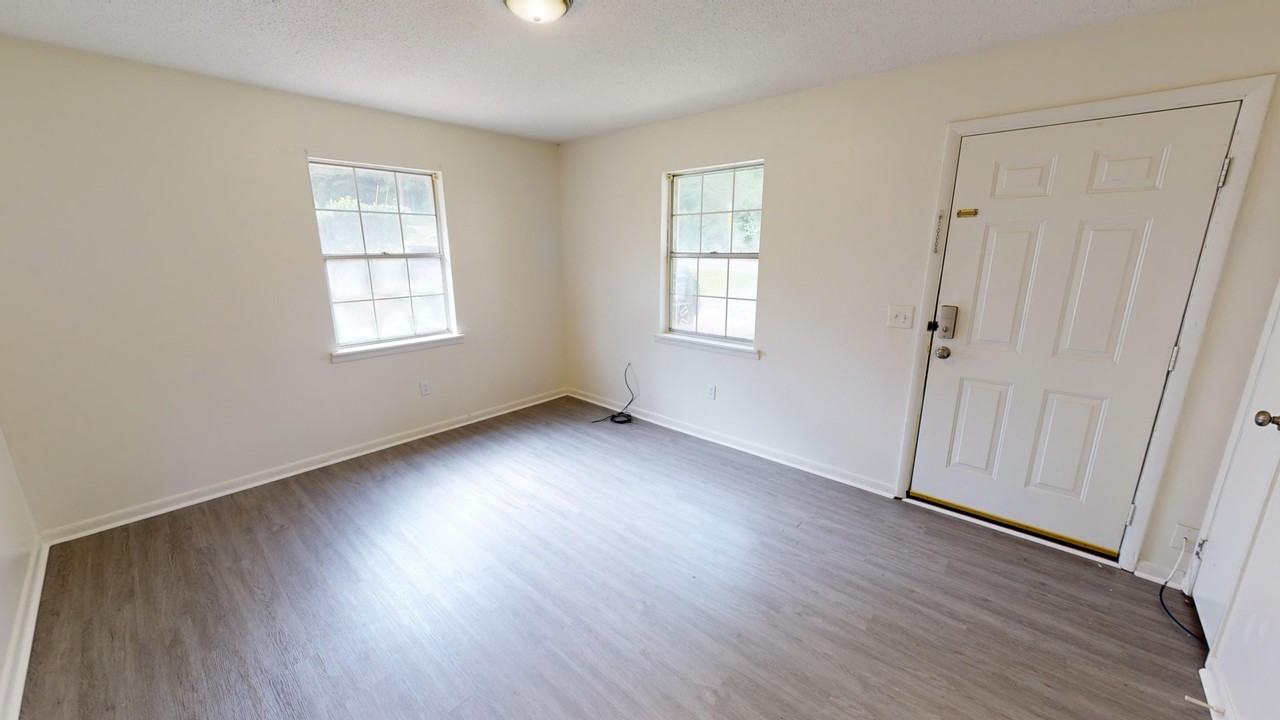901 E Grubbs St - Photo 3 of 21