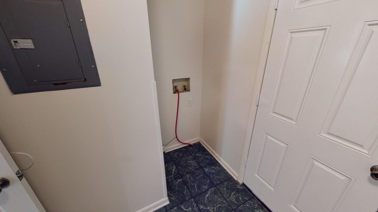 901 E Grubbs St - Photo 7 of 21