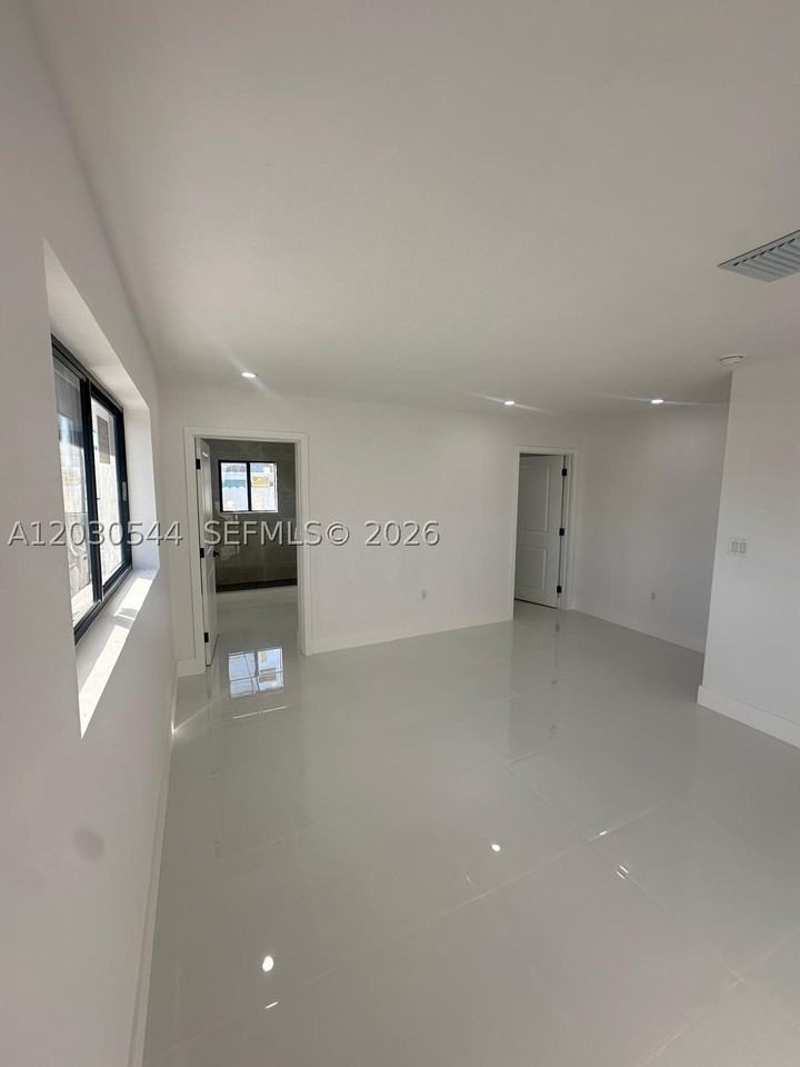 2041 Nw 190th Ter - Photo 7 of 18